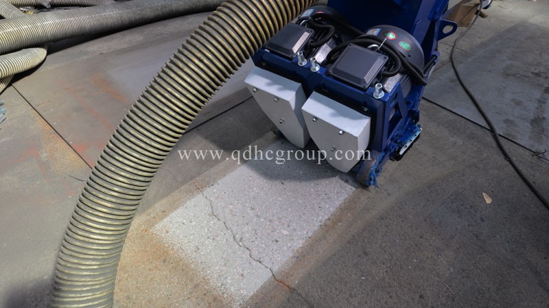 便攜式移動(dòng)拋丸機(jī)施工現(xiàn)場 便攜式移動(dòng)拋丸機(jī)施工現(xiàn)場